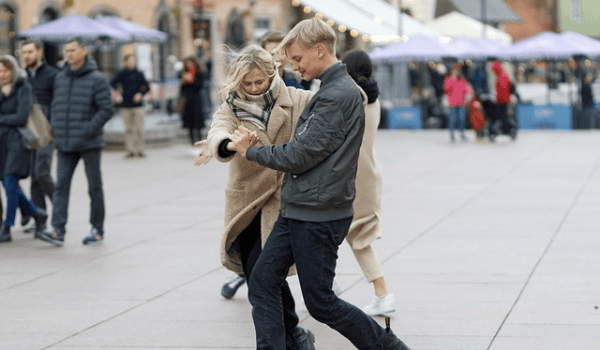 蚯蚓钓鱼秘籍：6种高效穿钩法，让你轻松告
