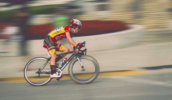 钓鱼新体验：鱼线切水声竟如投篮空心刷网般