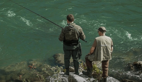 后堵锈死，竿身鼓包？鱼竿这样保养，可以多用三年