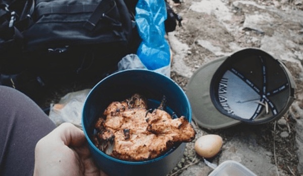 民间智慧：自制弹力钓鱼钩，让鱼儿无处可逃